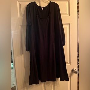 Old Navy black three quarter sleeve dress, hits just below knee.